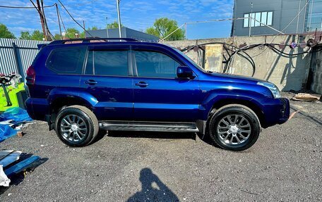 Toyota Land Cruiser Prado 120 рестайлинг, 2005 год, 2 180 000 рублей, 2 фотография