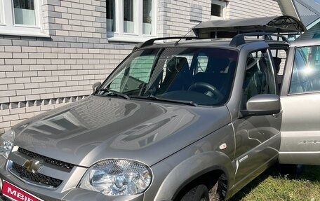 Chevrolet Niva I рестайлинг, 2014 год, 800 000 рублей, 3 фотография