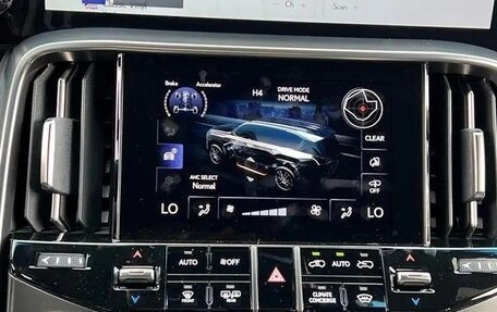Lexus LX, 2025 год, 16 000 000 рублей, 13 фотография