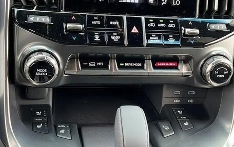 Lexus LX, 2025 год, 16 000 000 рублей, 14 фотография