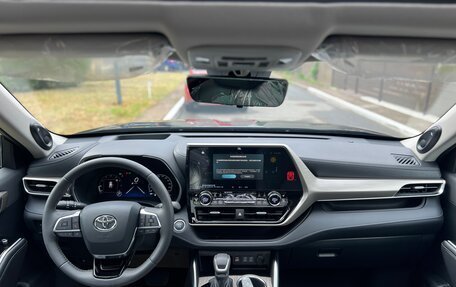 Toyota Highlander, 2025 год, 4 950 000 рублей, 13 фотография