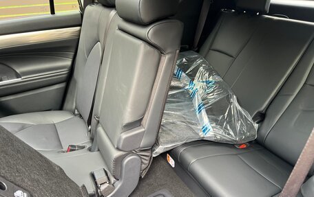 Toyota Highlander, 2025 год, 4 950 000 рублей, 21 фотография
