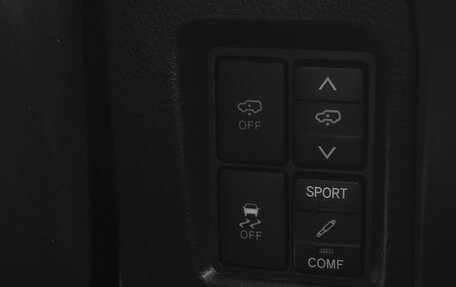 Toyota Land Cruiser Prado 150 рестайлинг 2, 2011 год, 3 349 000 рублей, 15 фотография