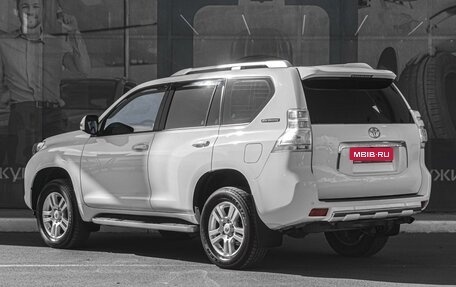 Toyota Land Cruiser Prado 150 рестайлинг 2, 2011 год, 3 349 000 рублей, 2 фотография
