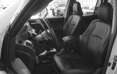 Toyota Land Cruiser Prado 150 рестайлинг 2, 2011 год, 3 349 000 рублей, 10 фотография