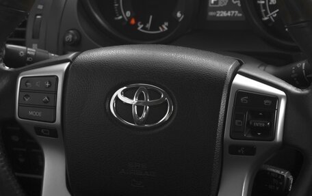 Toyota Land Cruiser Prado 150 рестайлинг 2, 2011 год, 3 349 000 рублей, 21 фотография