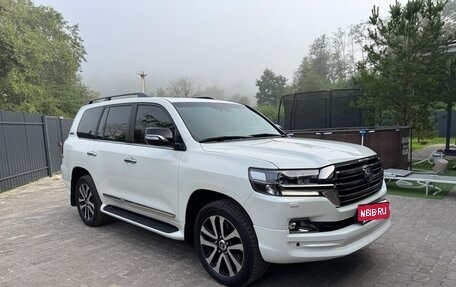 Toyota Land Cruiser 200, 2017 год, 7 650 000 рублей, 2 фотография