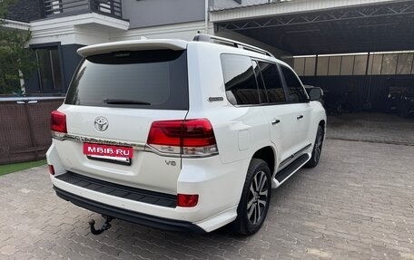 Toyota Land Cruiser 200, 2017 год, 7 650 000 рублей, 4 фотография