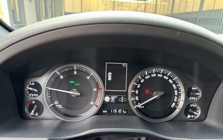 Toyota Land Cruiser 200, 2017 год, 7 650 000 рублей, 12 фотография