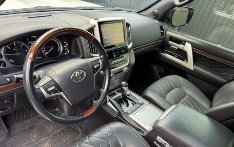 Toyota Land Cruiser 200, 2017 год, 7 650 000 рублей, 10 фотография