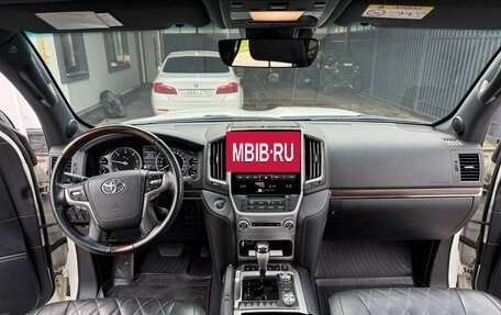 Toyota Land Cruiser 200, 2017 год, 7 650 000 рублей, 9 фотография