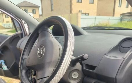 Toyota Vitz, 2010 год, 900 000 рублей, 6 фотография