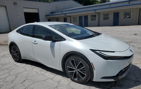 Toyota Prius IV XW50, 2023 год, 2 650 000 рублей, 4 фотография