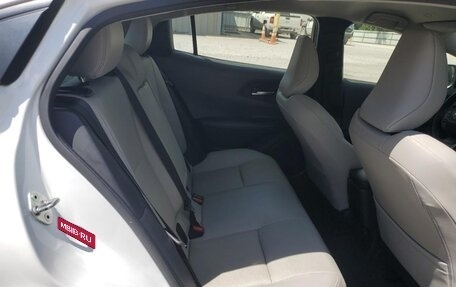 Toyota Prius IV XW50, 2023 год, 2 650 000 рублей, 10 фотография