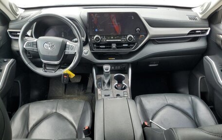 Toyota Highlander, 2022 год, 4 100 000 рублей, 8 фотография