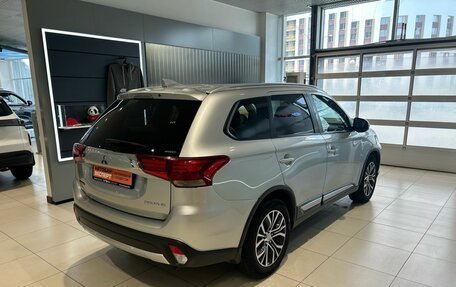 Mitsubishi Outlander III рестайлинг 3, 2017 год, 1 699 000 рублей, 5 фотография