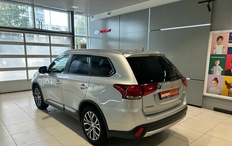 Mitsubishi Outlander III рестайлинг 3, 2017 год, 1 699 000 рублей, 7 фотография