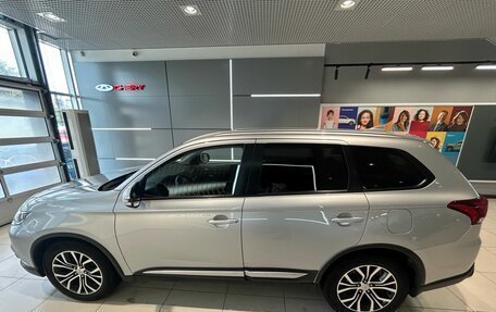 Mitsubishi Outlander III рестайлинг 3, 2017 год, 1 699 000 рублей, 8 фотография