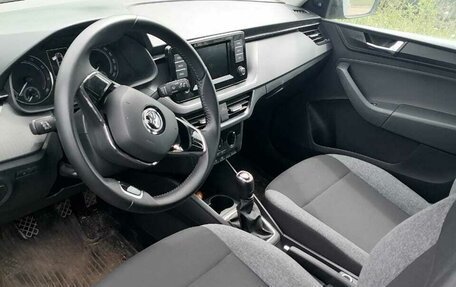 Skoda Rapid II, 2021 год, 1 800 000 рублей, 11 фотография