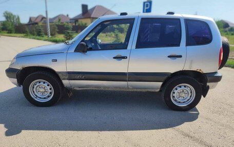 Chevrolet Niva I рестайлинг, 2004 год, 300 000 рублей, 2 фотография