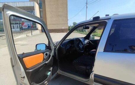 Chevrolet Niva I рестайлинг, 2004 год, 300 000 рублей, 20 фотография