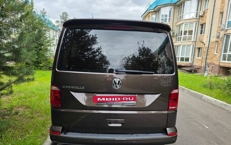 Volkswagen Caravelle T6 рестайлинг, 2015 год, 2 500 000 рублей, 6 фотография
