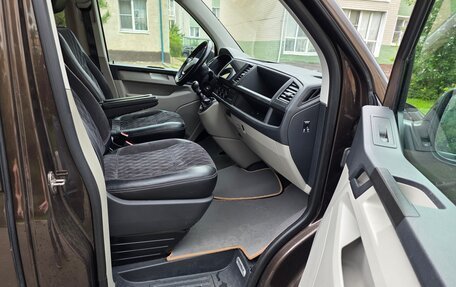 Volkswagen Caravelle T6 рестайлинг, 2015 год, 2 500 000 рублей, 18 фотография