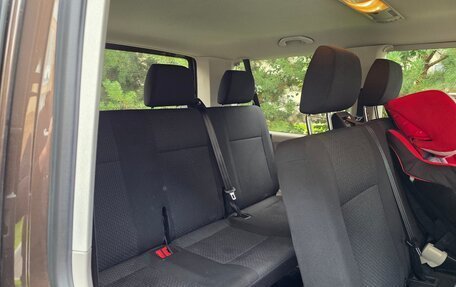 Volkswagen Caravelle T6 рестайлинг, 2015 год, 2 500 000 рублей, 15 фотография