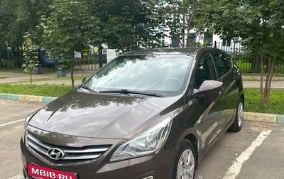Hyundai Solaris II рестайлинг, 2015 год, 800 000 рублей, 1 фотография