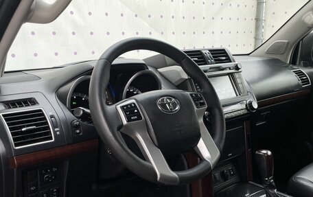 Toyota Land Cruiser Prado 150 рестайлинг 2, 2017 год, 3 435 000 рублей, 7 фотография