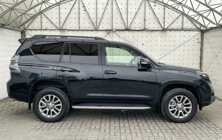 Toyota Land Cruiser Prado 150 рестайлинг 2, 2017 год, 3 435 000 рублей, 20 фотография