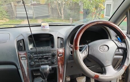 Toyota Harrier, 1999 год, 1 000 000 рублей, 10 фотография