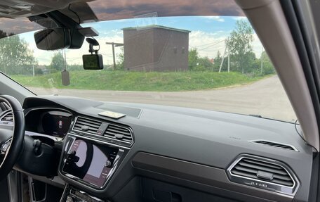 Volkswagen Tiguan II, 2018 год, 2 730 000 рублей, 10 фотография