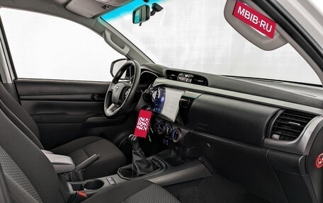 Toyota Hilux VIII, 2021 год, 4 100 000 рублей, 11 фотография