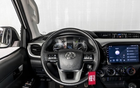 Toyota Hilux VIII, 2021 год, 4 100 000 рублей, 21 фотография