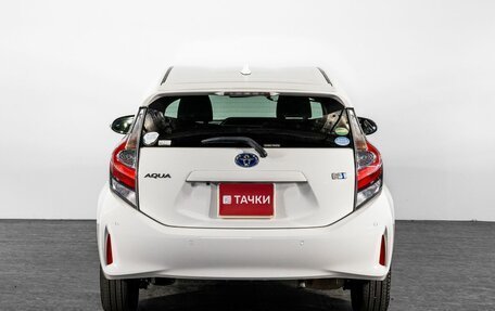 Toyota Aqua I, 2019 год, 1 300 000 рублей, 4 фотография