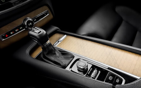 Volvo XC90 II рестайлинг, 2018 год, 3 995 000 рублей, 30 фотография