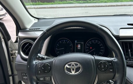 Toyota RAV4, 2017 год, 2 450 000 рублей, 6 фотография