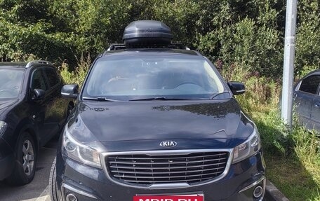 KIA Carnival III, 2017 год, 2 400 000 рублей, 6 фотография