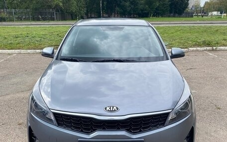 KIA Rio IV, 2021 год, 1 900 000 рублей, 3 фотография