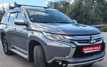 Mitsubishi Pajero Sport III рестайлинг, 2017 год, 2 990 000 рублей, 3 фотография