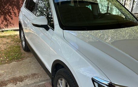 Volkswagen Tiguan II, 2020 год, 3 700 000 рублей, 3 фотография