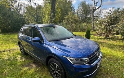 Volkswagen Tiguan II, 2021 год, 2 480 000 рублей, 1 фотография