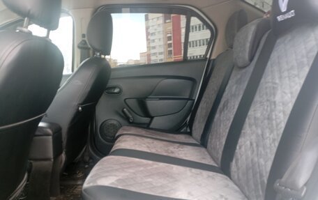 Renault Logan II, 2018 год, 900 000 рублей, 1 фотография