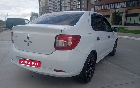 Renault Logan II, 2018 год, 900 000 рублей, 5 фотография