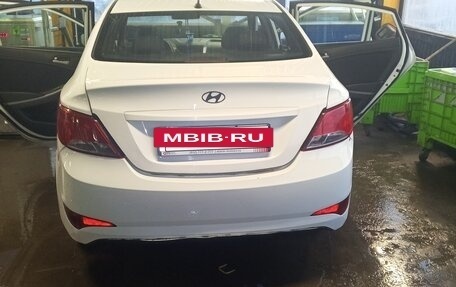 Hyundai Solaris II рестайлинг, 2015 год, 590 000 рублей, 4 фотография