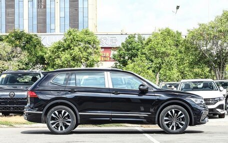 Volkswagen Tiguan II, 2024 год, 3 242 342 рублей, 4 фотография