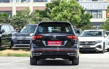 Volkswagen Tiguan II, 2024 год, 3 242 342 рублей, 5 фотография