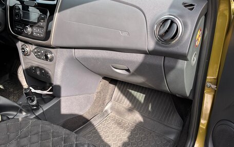 Renault Sandero II рестайлинг, 2017 год, 1 000 000 рублей, 6 фотография