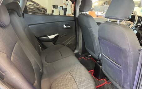 KIA Rio III рестайлинг, 2015 год, 995 000 рублей, 17 фотография